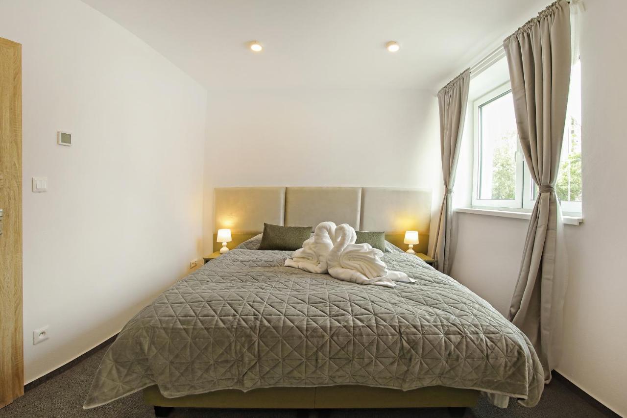 Home Apartments Liptov ลิฟตอฟสกีมิคูลาช ภายนอก รูปภาพ