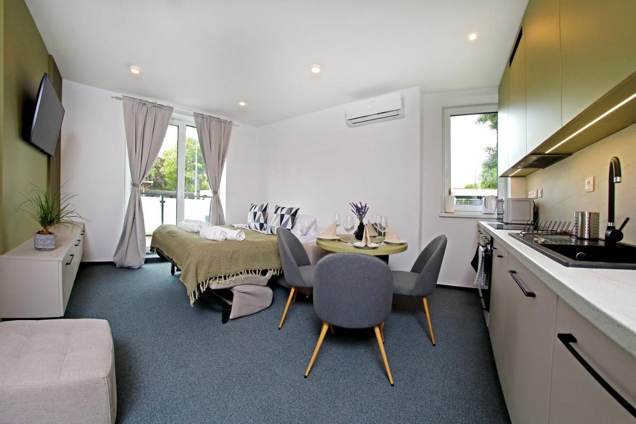 Home Apartments Liptov ลิฟตอฟสกีมิคูลาช ภายนอก รูปภาพ