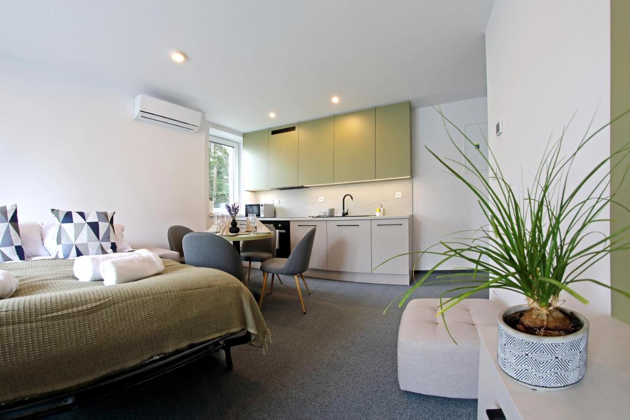 Home Apartments Liptov ลิฟตอฟสกีมิคูลาช ภายนอก รูปภาพ